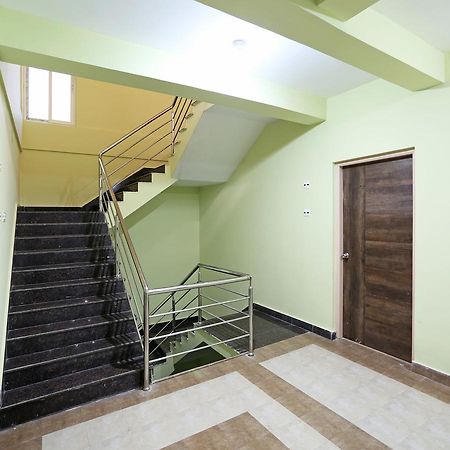 Oyo 11343 Hotel Sai International บูบันเนสชวาร์ ภายนอก รูปภาพ