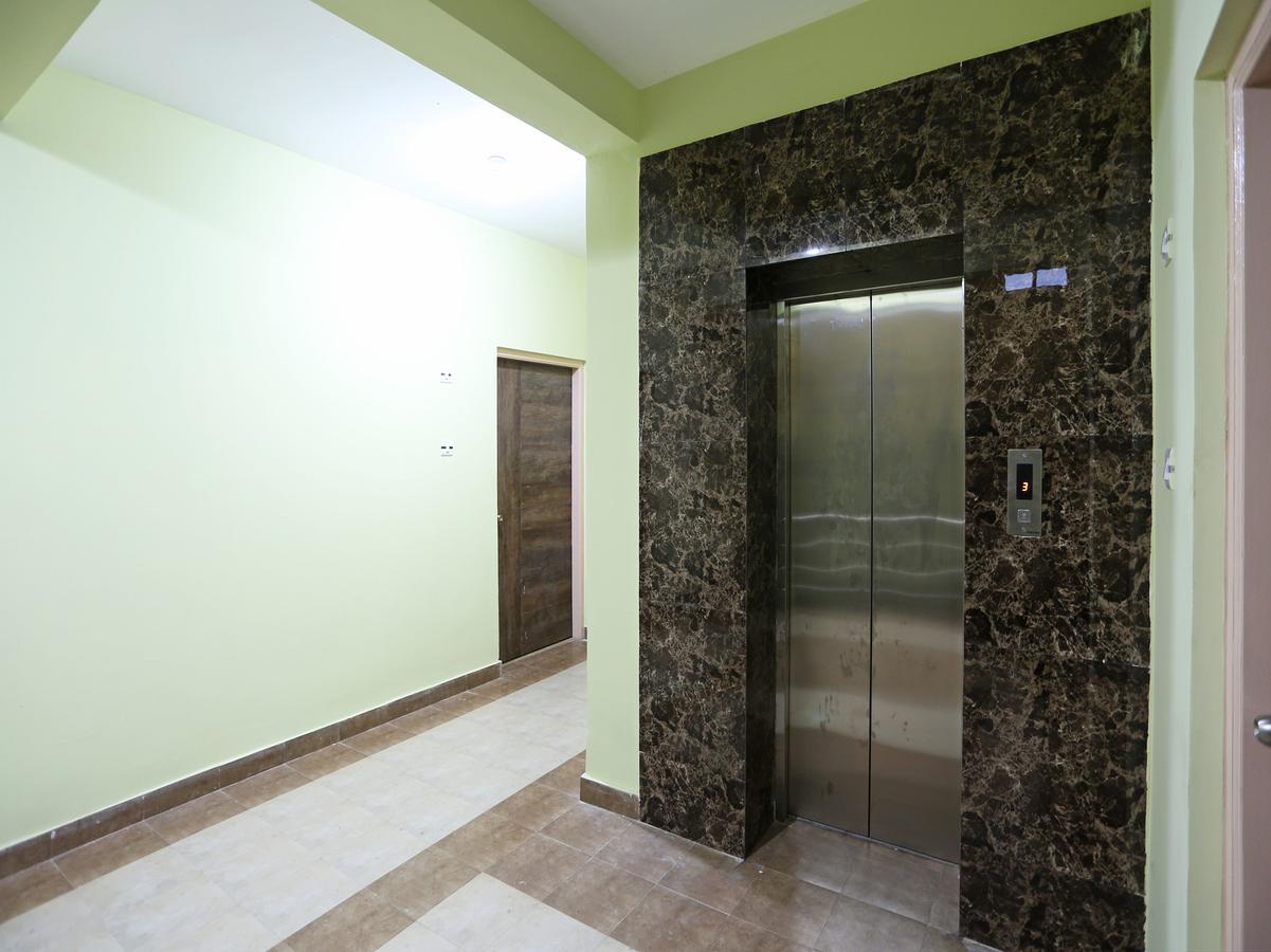 Oyo 11343 Hotel Sai International บูบันเนสชวาร์ ภายนอก รูปภาพ