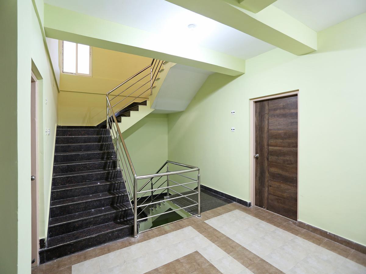 Oyo 11343 Hotel Sai International บูบันเนสชวาร์ ภายนอก รูปภาพ
