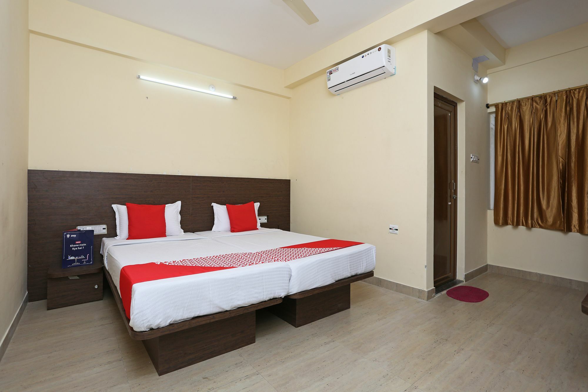 Oyo 11343 Hotel Sai International บูบันเนสชวาร์ ภายนอก รูปภาพ