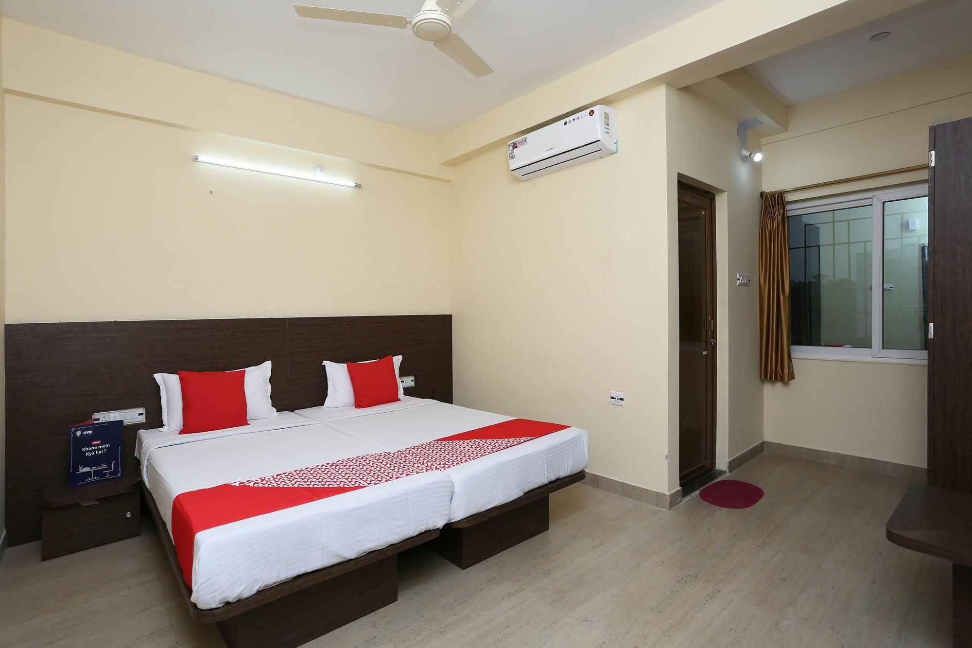 Oyo 11343 Hotel Sai International บูบันเนสชวาร์ ภายนอก รูปภาพ