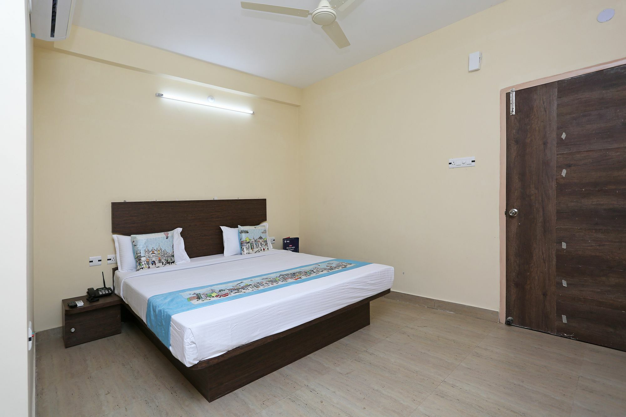 Oyo 11343 Hotel Sai International บูบันเนสชวาร์ ภายนอก รูปภาพ